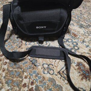 SONY LCS-U21 Black soft Carrying Case And SONY Alpha Strapw/ Lens Case